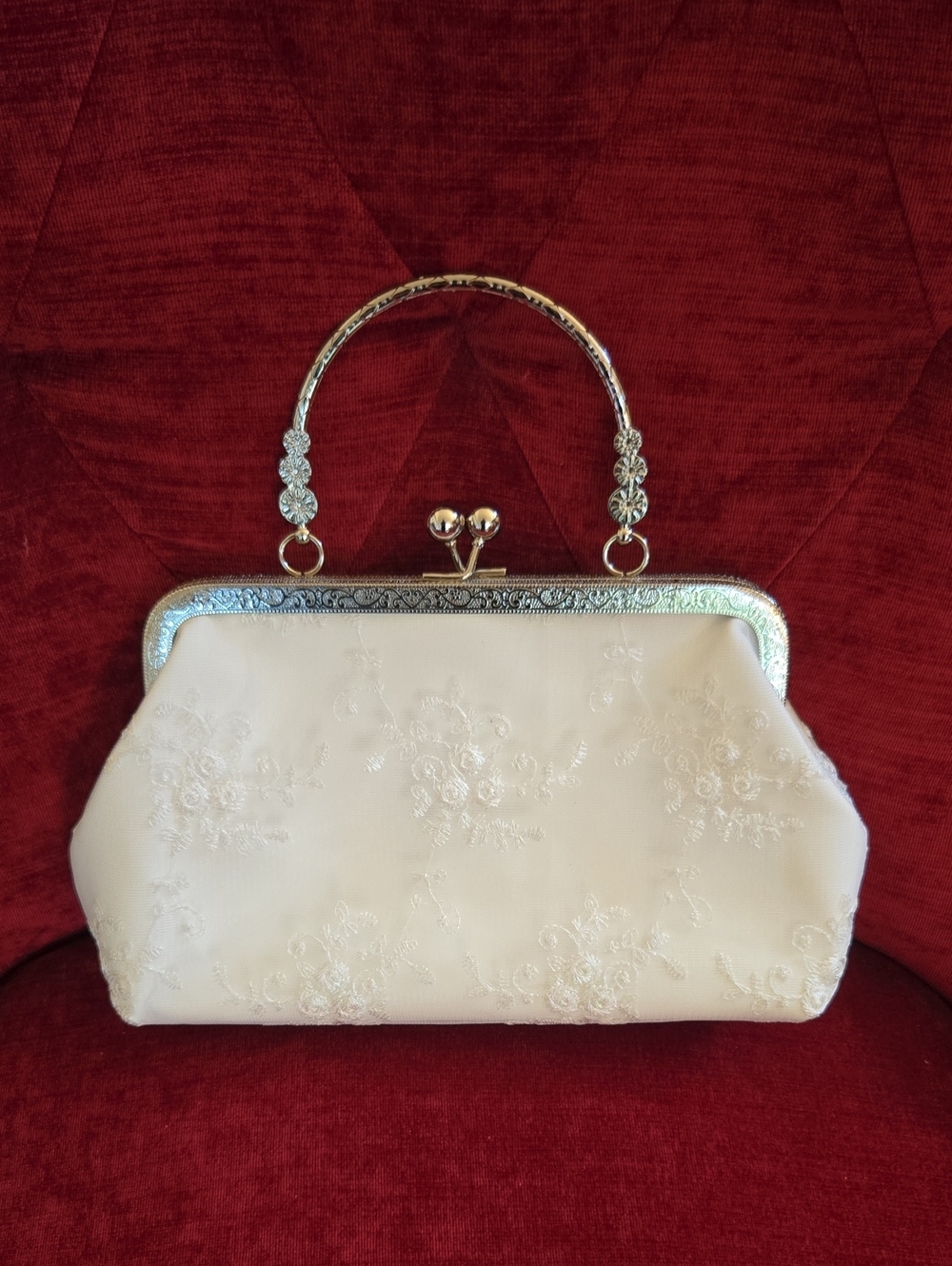 SHEIN White Embroidered Lace Clutch with Silver Frame Handle NWOT